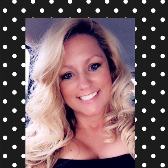 Meet your Posher, Kendra - Picture 1 of 1